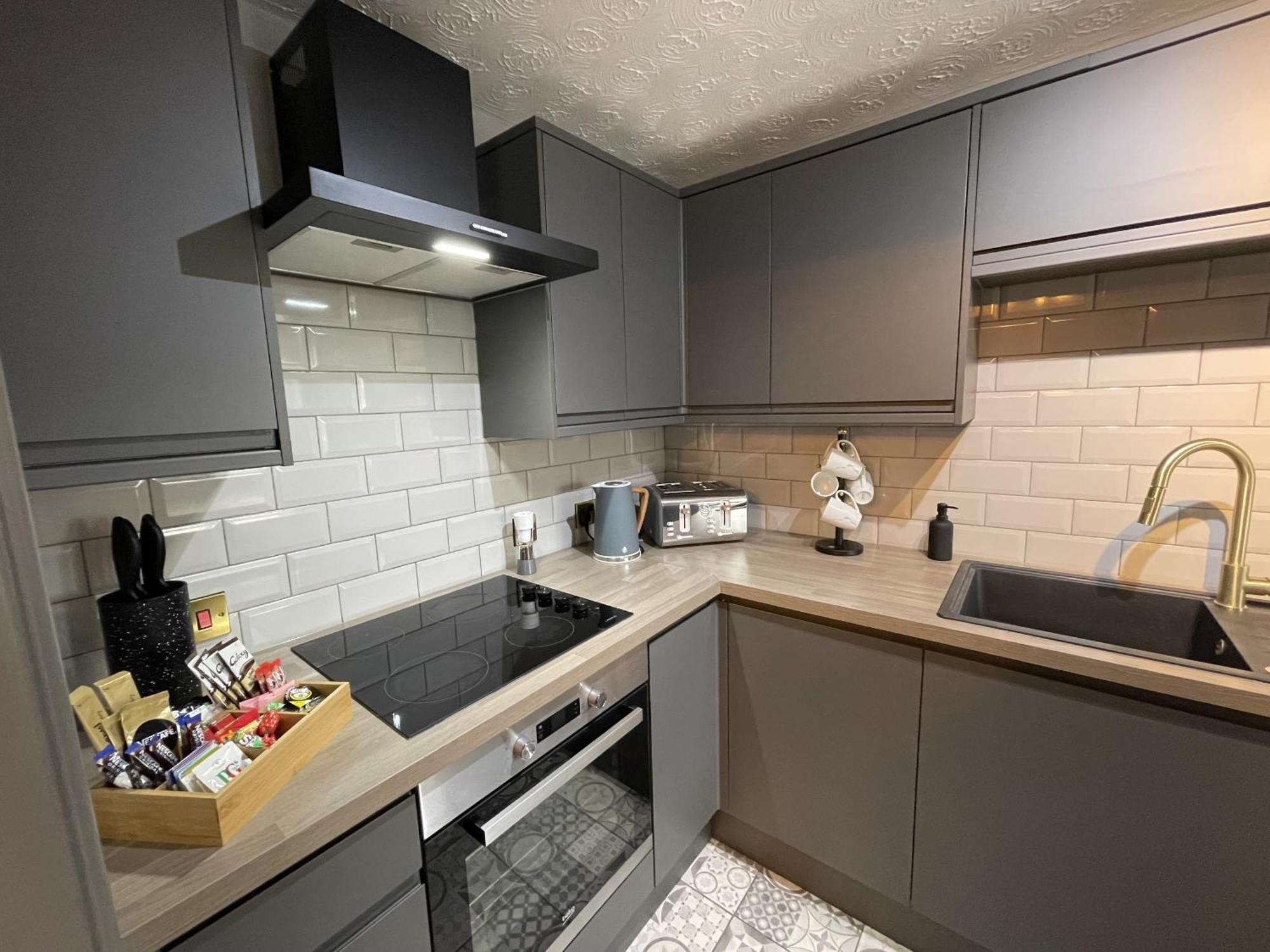 No24 - 2-Bed Boutique Apartment - Hosted By Hutch Lifestyle Leamington Spa Eksteriør bilde